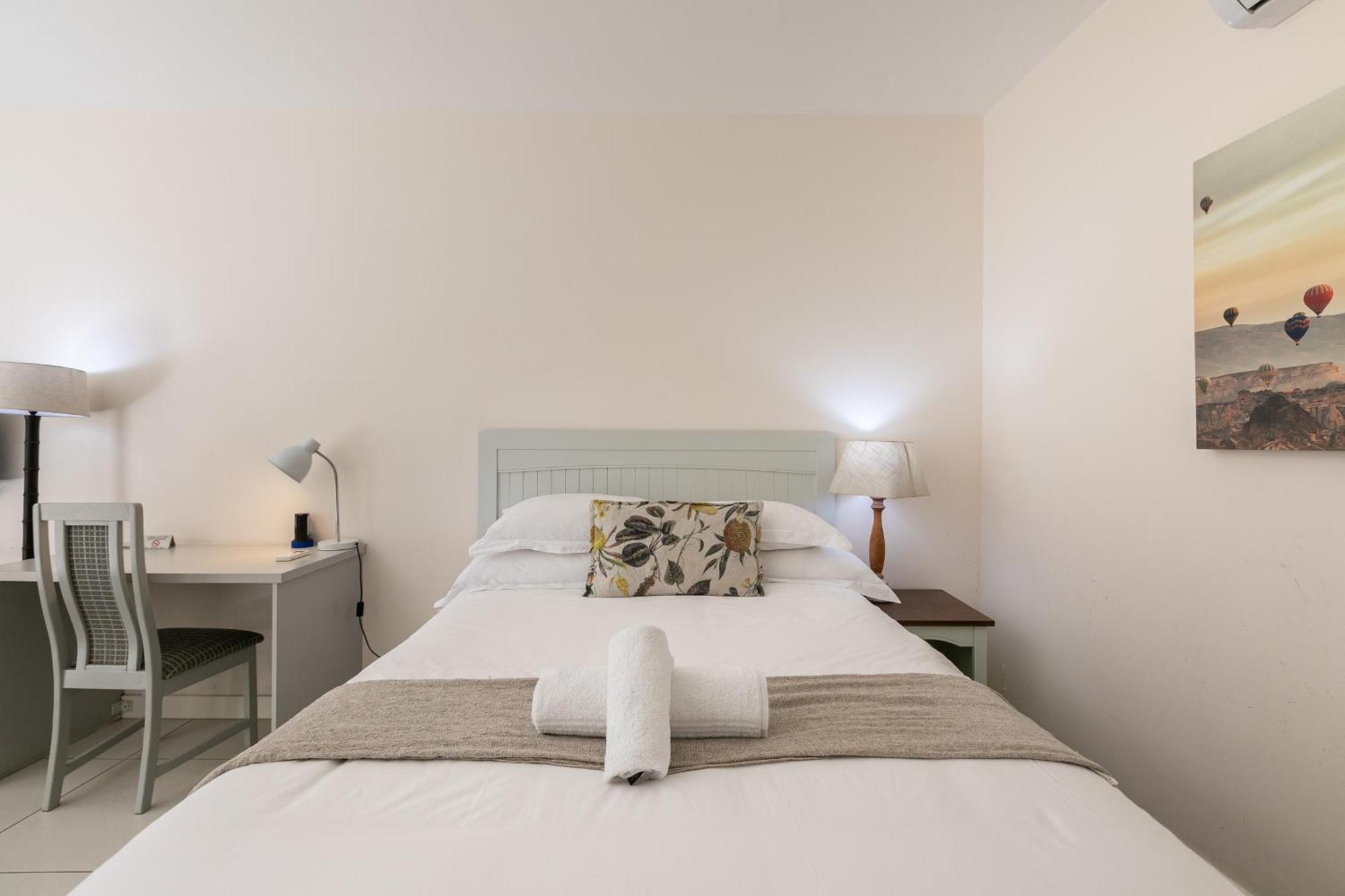 Emmarentia Guest House ヨハネスブルグ エクステリア 写真